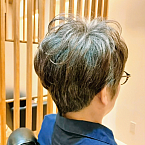 伸びる白髪を想像するカラー